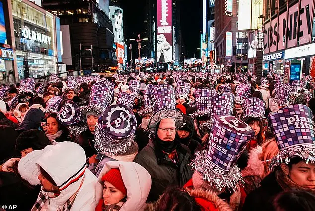 Thousands Gather in Times Square for 2026 New Year’s Eve as Social Media Frenzy Captures the Moment