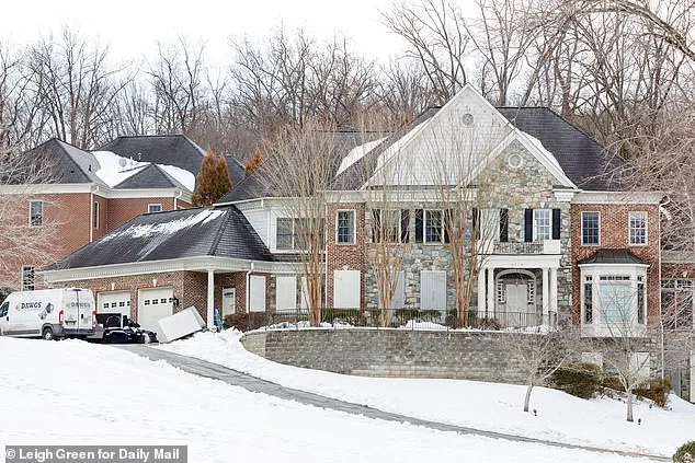 Bankruptcy Expert's Arrest Exposed by Pre-Law Student: From Luxury Mansion to Prison