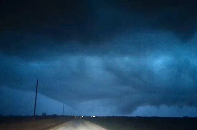 Tornado Outbreak Threatens 80 Million as SPC Issues Moderate Risk Alert for 10 States