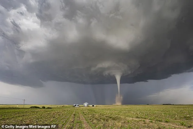 Tornado Outbreak Threatens 80 Million as SPC Issues Moderate Risk Alert for 10 States