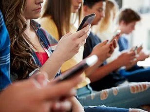 Alarming Screen Time Trends in Infants: Study Reveals 72% Exposed Daily with Development Concerns